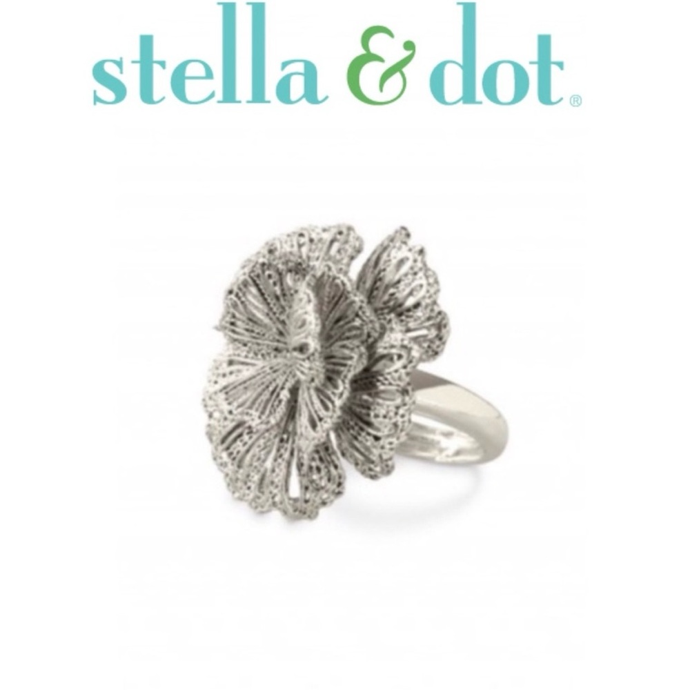 Stella & Dot Silver Geneva Statement Ring